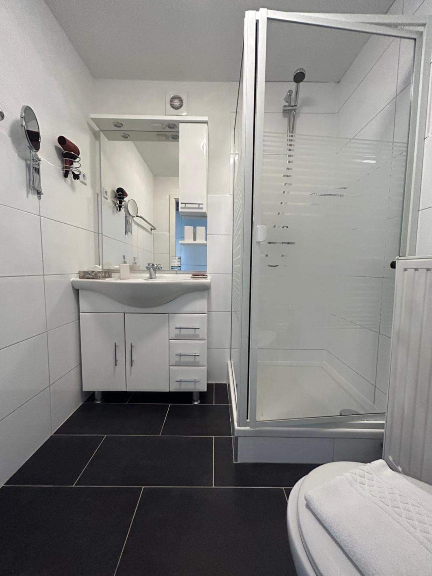 Hotel Hasselberg Kaiserslautern Ngoại thất bức ảnh