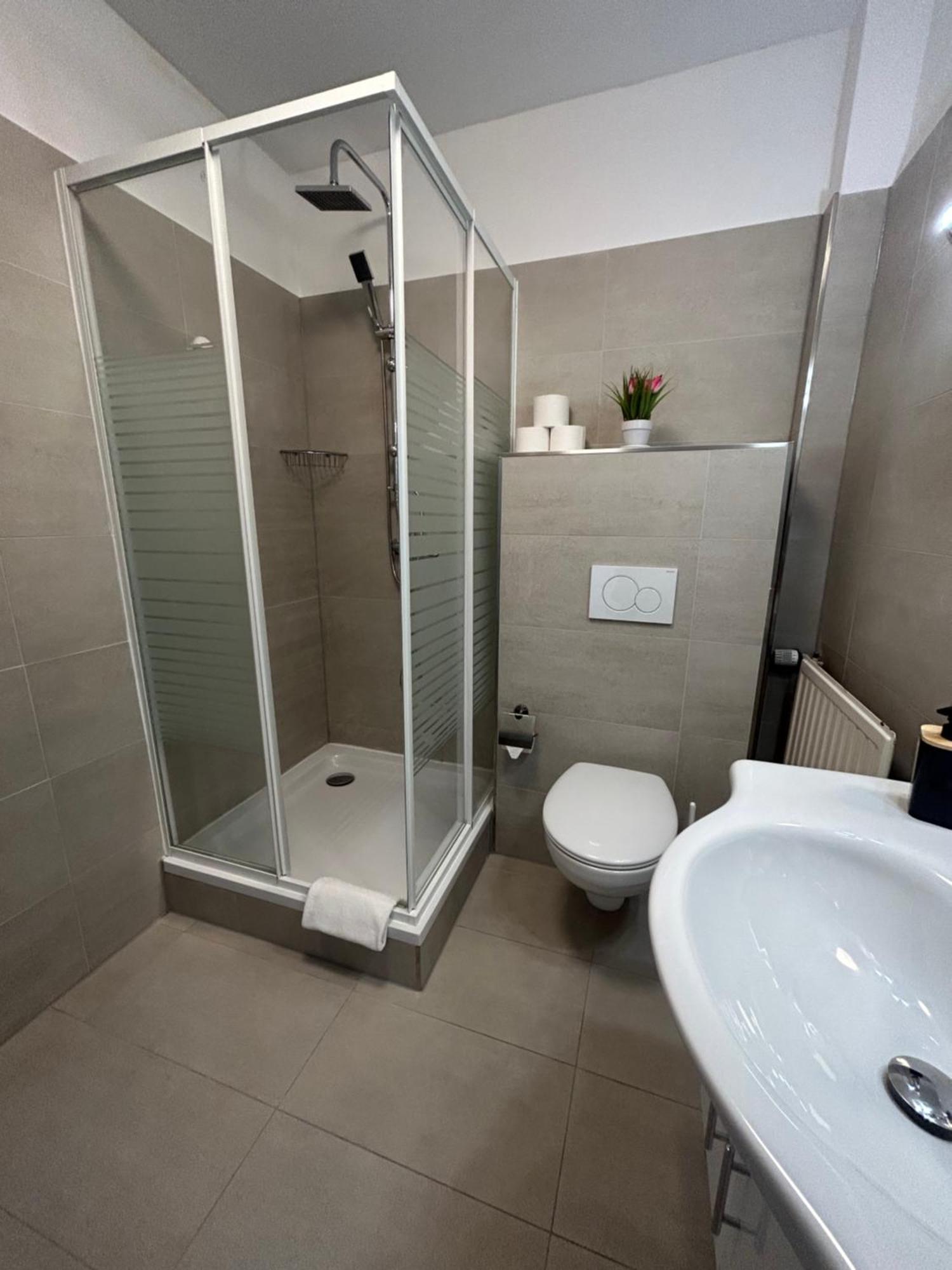 Hotel Hasselberg Kaiserslautern Ngoại thất bức ảnh