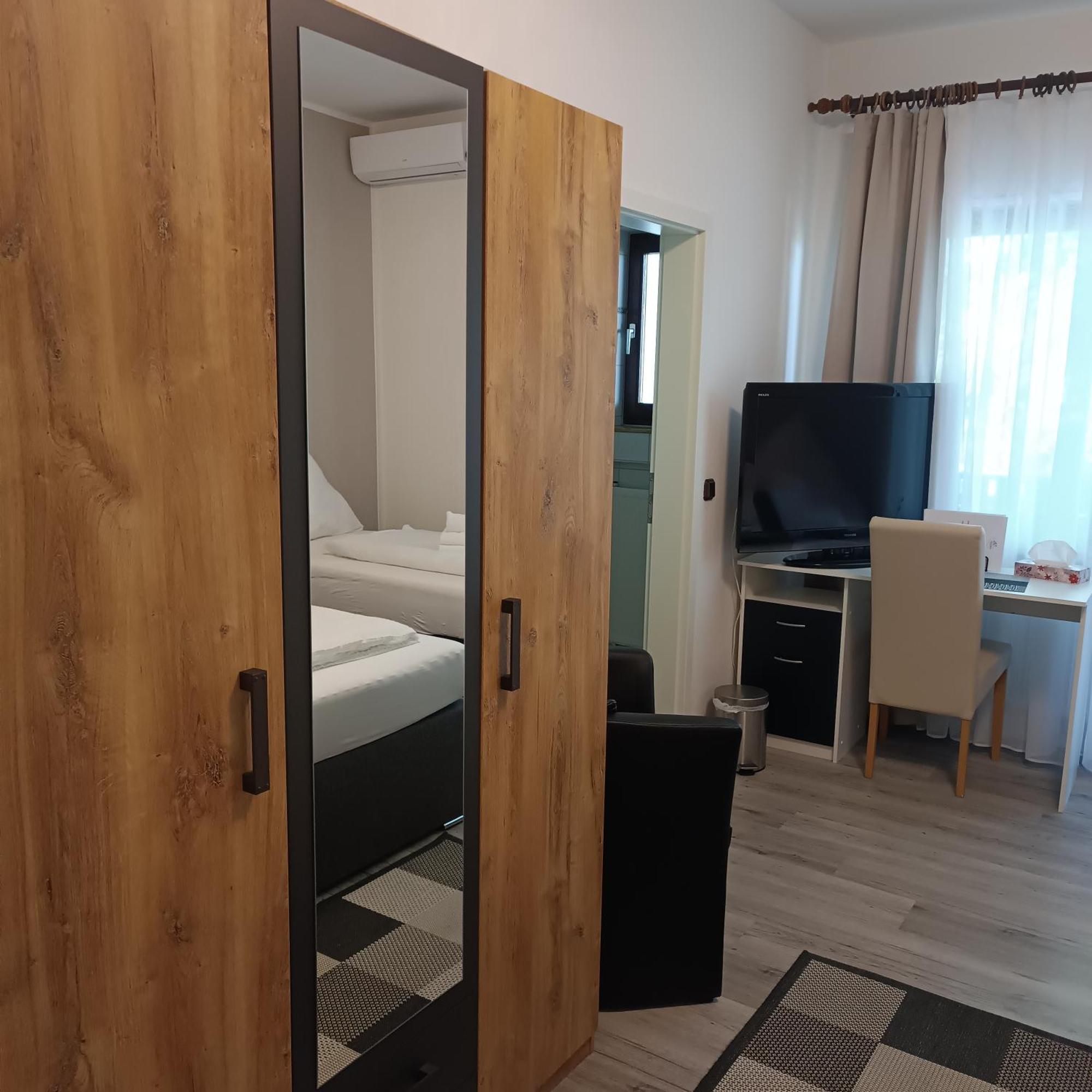 Hotel Hasselberg Kaiserslautern Ngoại thất bức ảnh